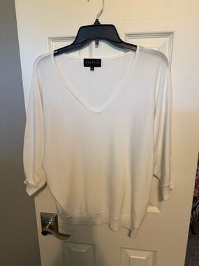 Premise White V-Neck Lightweight Knit Top